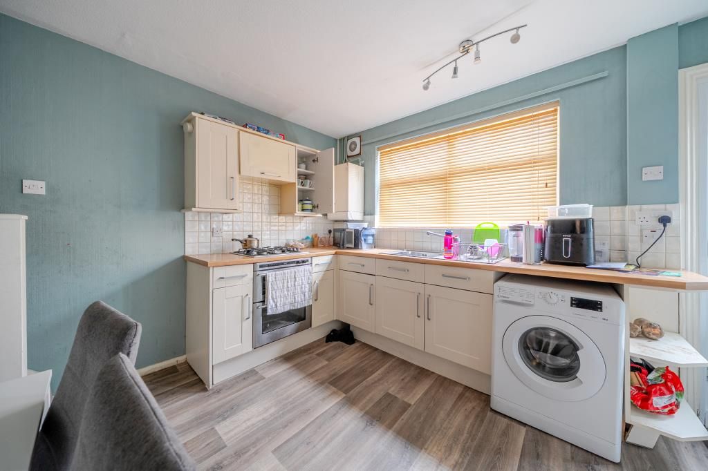 Property photo 3 of 15 Kitchen