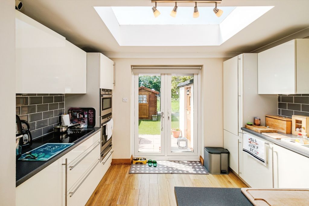 Property photo 1 of 16 Kitchen