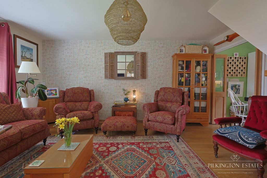 Property photo 3 of 14 4708075