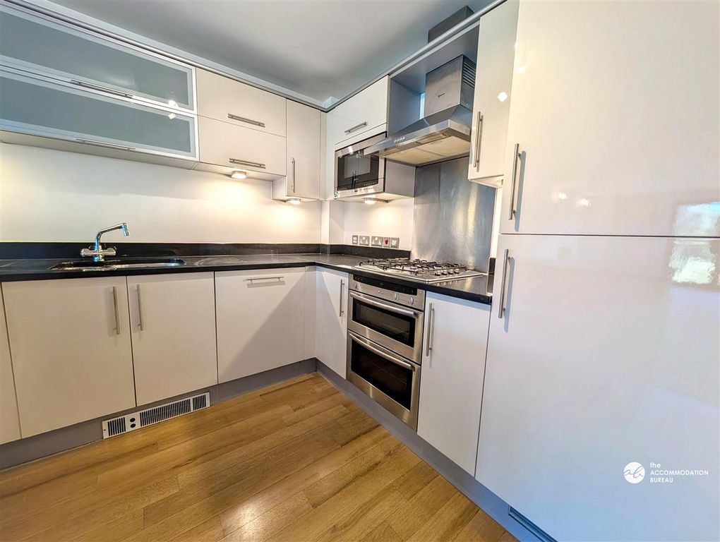 Property photo 3 of 22 Kitchen