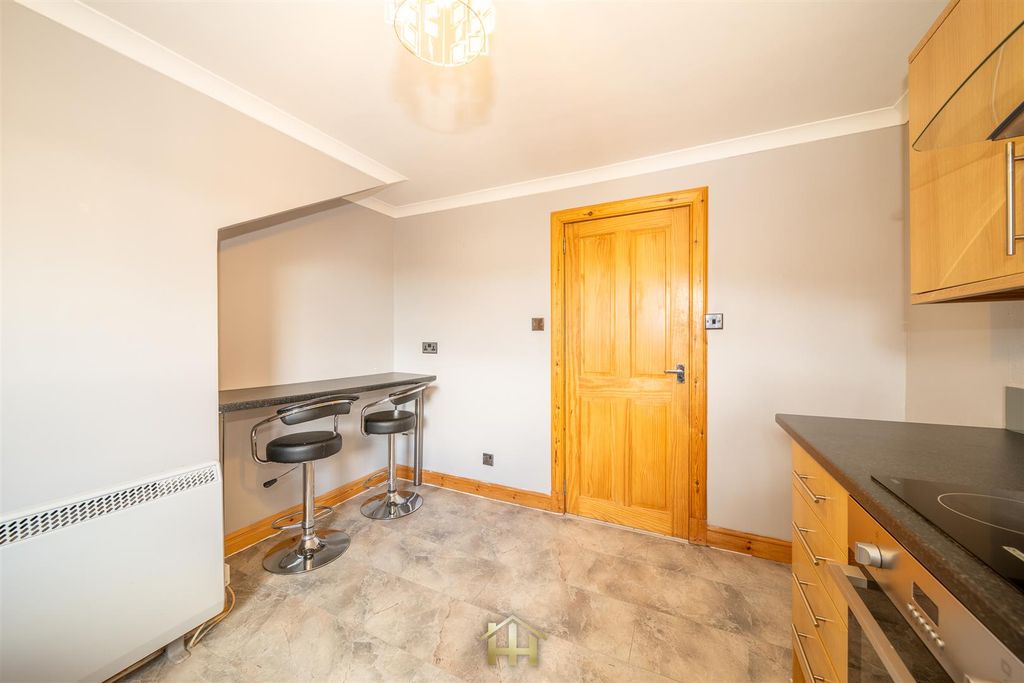 Property photo 3 of 12 A-1 32 Gardner Street Dd3 6Dr 180725 Edit (13 Of 3