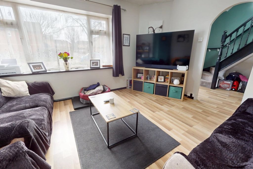 Property photo 2 of 16