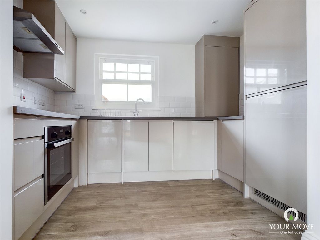 Property photo 2 of 5 Kitchen