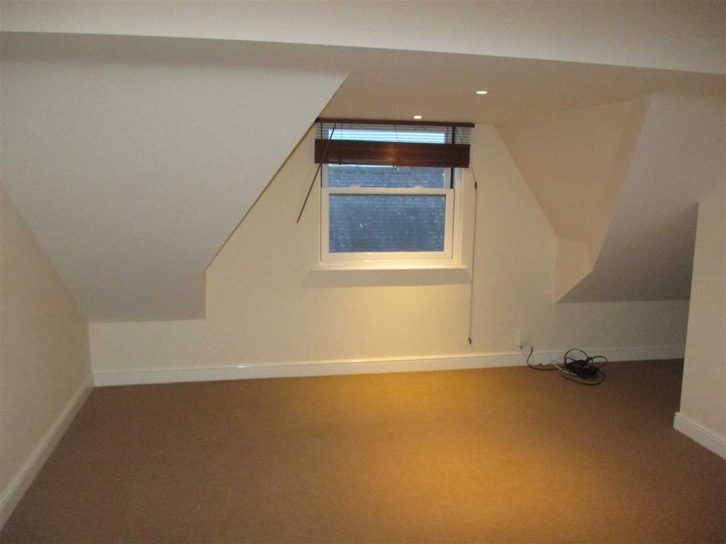 Property photo 2 of 7 Lounge