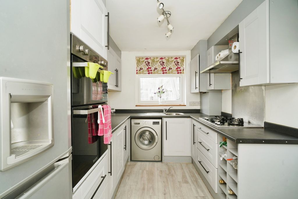 Property photo 2 of 19