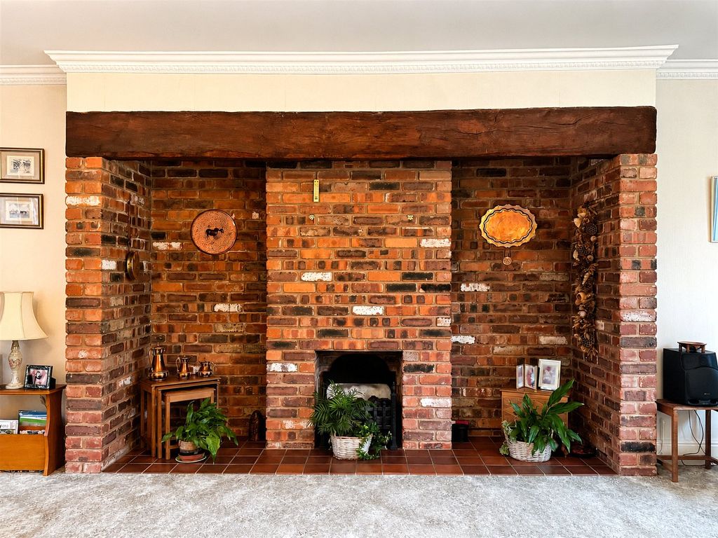 Property photo 2 of 32 Picture No. 91