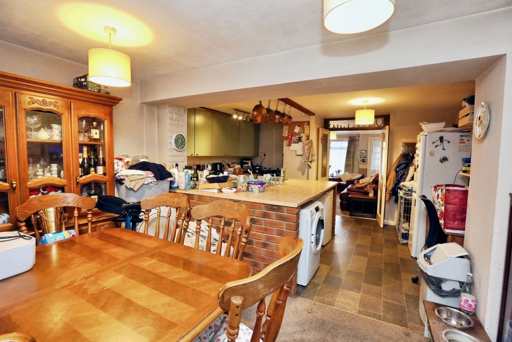 Property photo 3 of 17 Photo