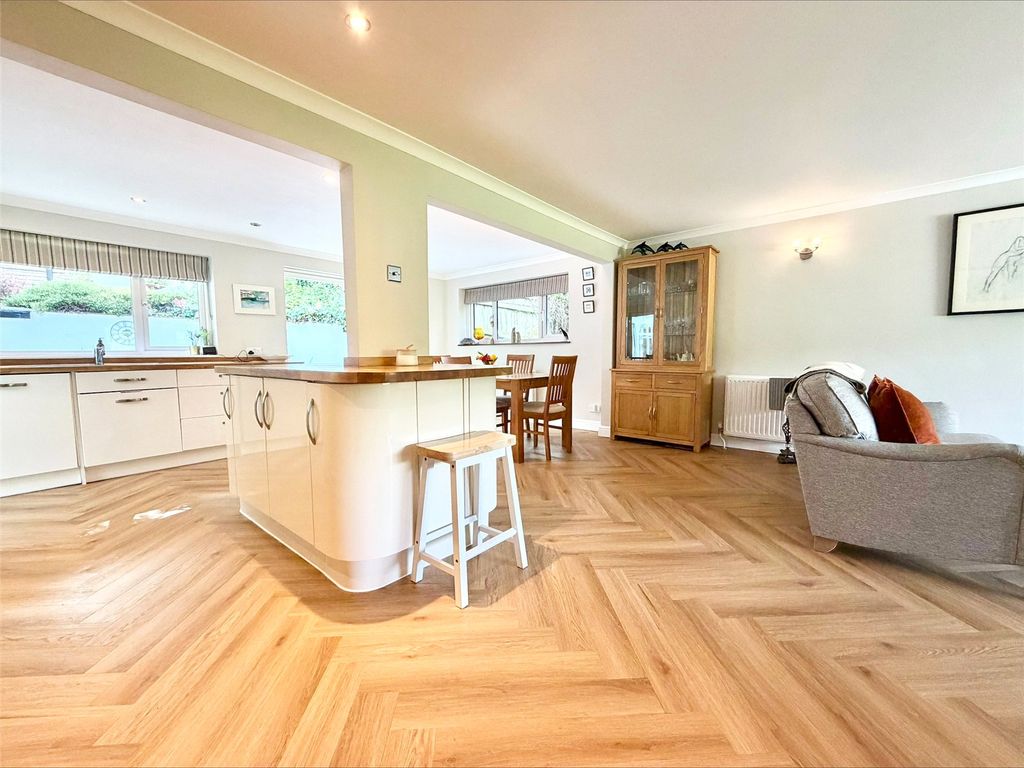 Property photo 3 of 46 Picture No. 63