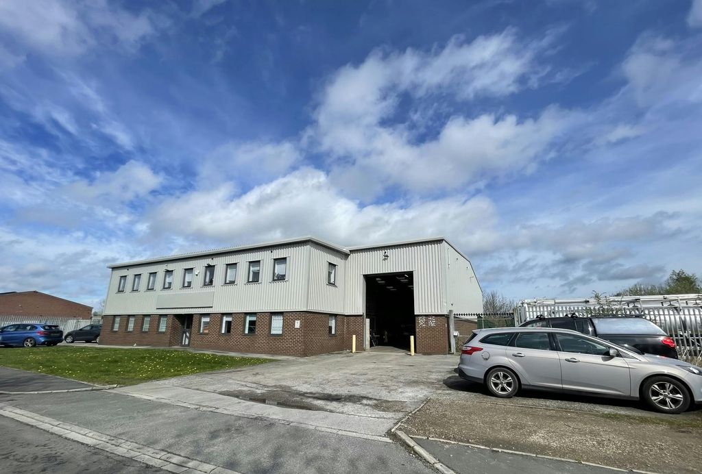 Property photo 2 of 3 Supreme House Side Right.Jpg