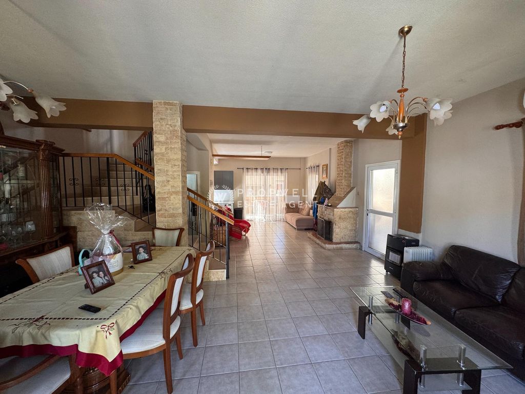 Property photo 3 of 22