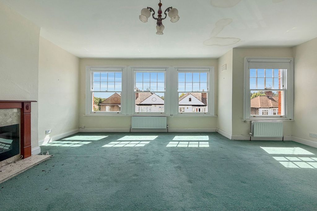 Property photo 3 of 18