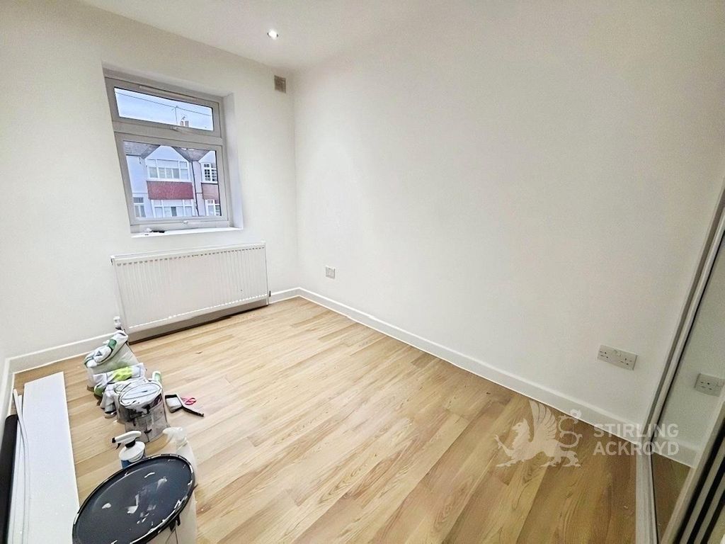 Property photo 3 of 5 Bedroom