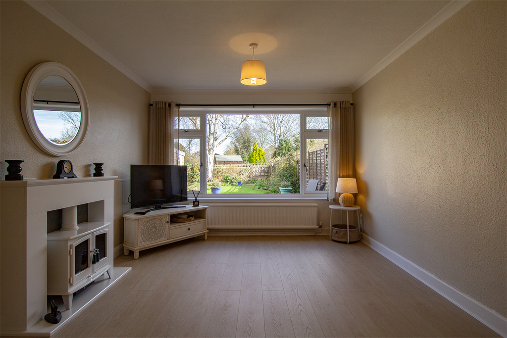 Property photo 3 of 35 Lounge