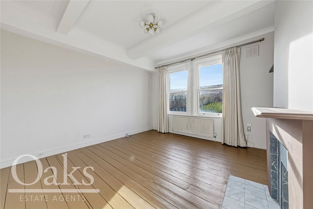 Property photo 2 of 8 Picture No. 12