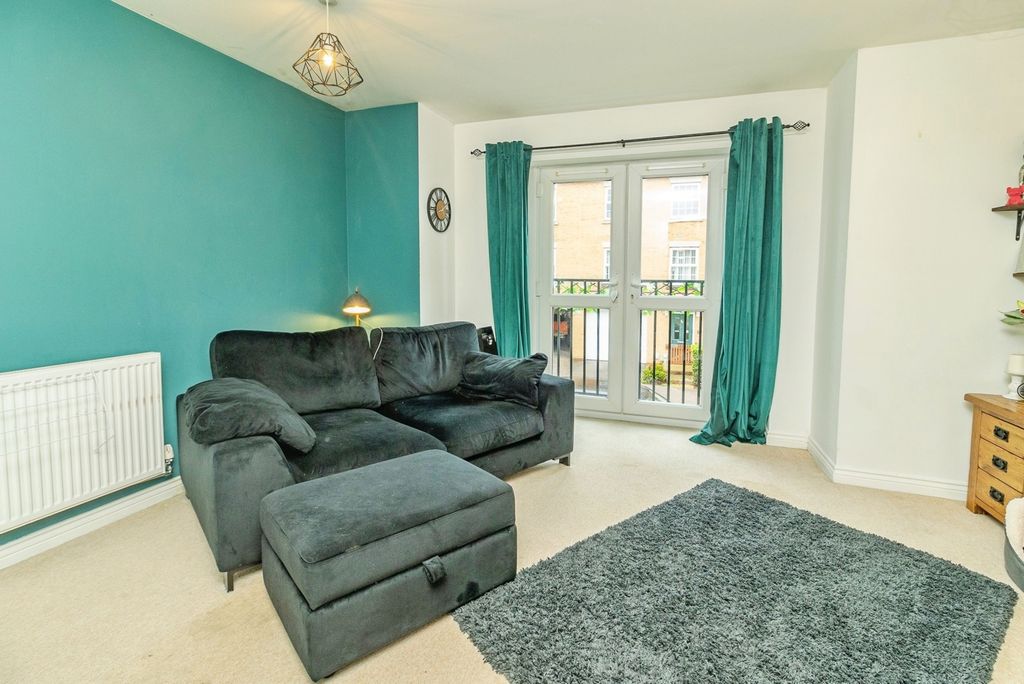 Property photo 3 of 9 Photo