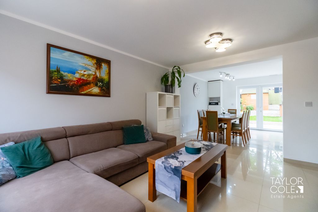 Property photo 3 of 22