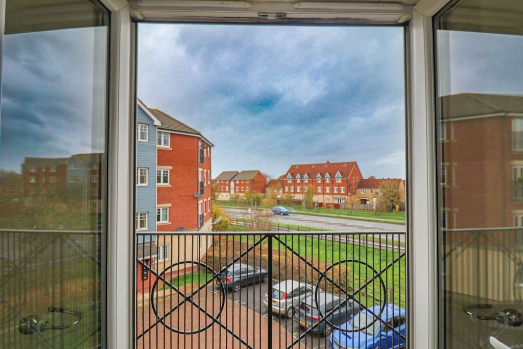 Property photo 3 of 8