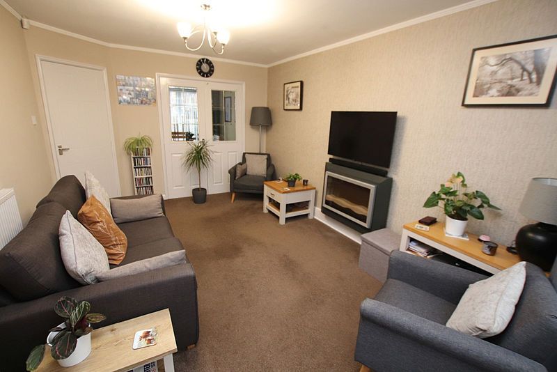 Property photo 3 of 17 Lounge Photo 2