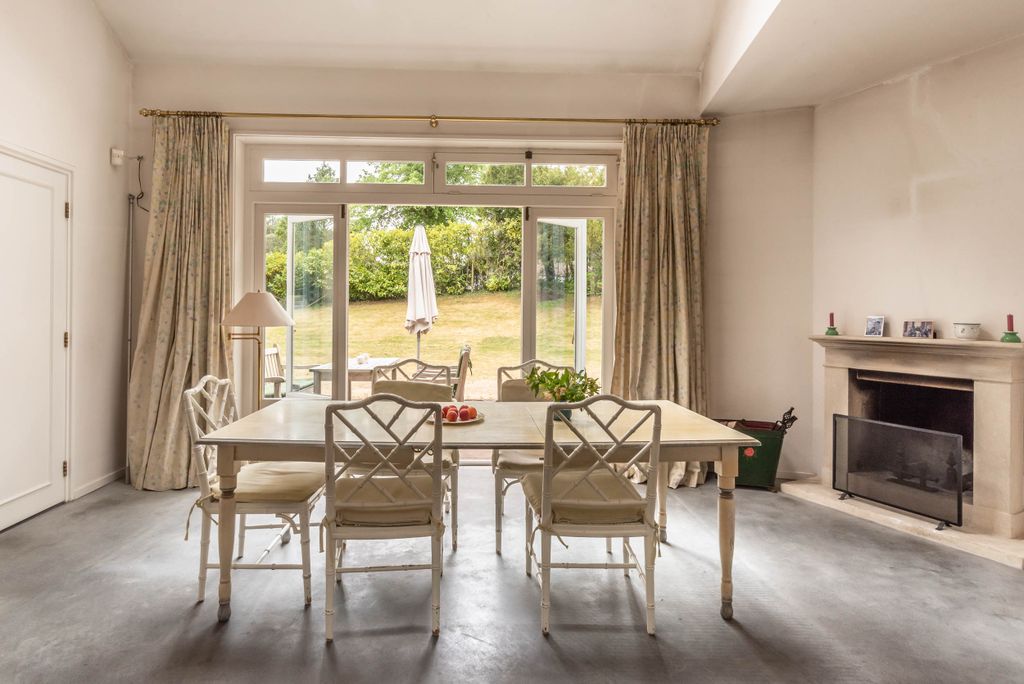 Property photo 3 of 63