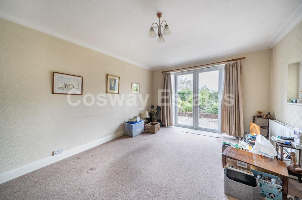 Property photo 3 of 13 c13638E6-562A-4Cfe-B0Ef-B8Cf7Cad13Bf.Jpg