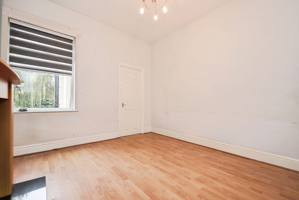 Property photo 3 of 17 Photo