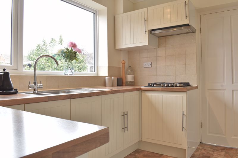 Property photo 3 of 23 Kitchen/Diner