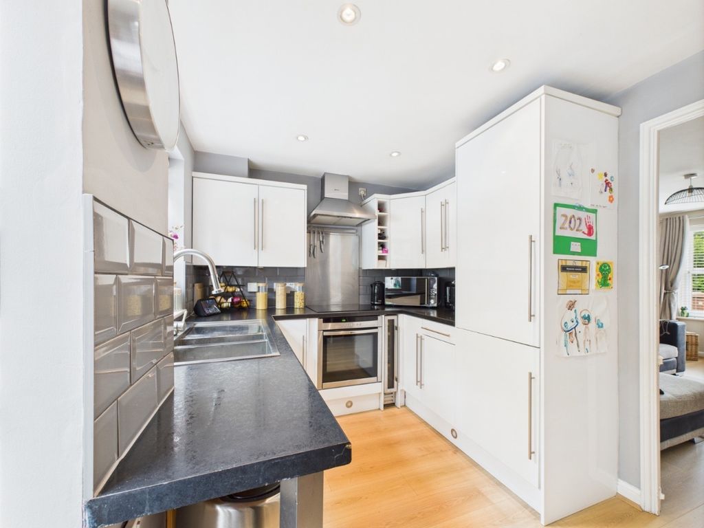 Property photo 2 of 17 4524632