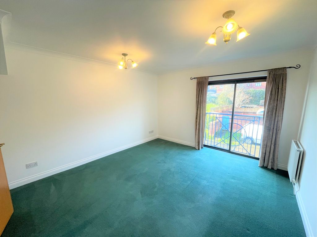 Property photo 3 of 12