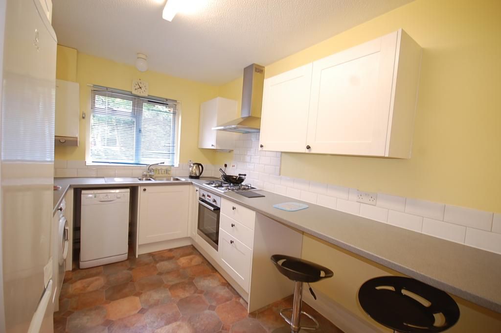 Property photo 3 of 8 Kitchen