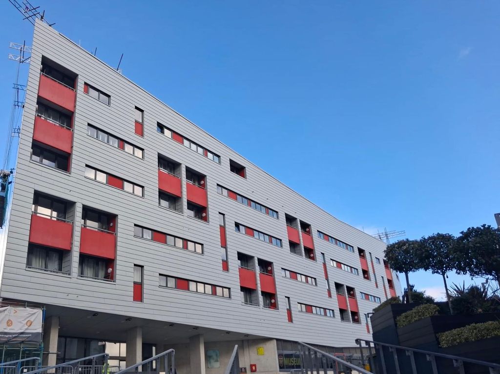 Property photo 1 of 16