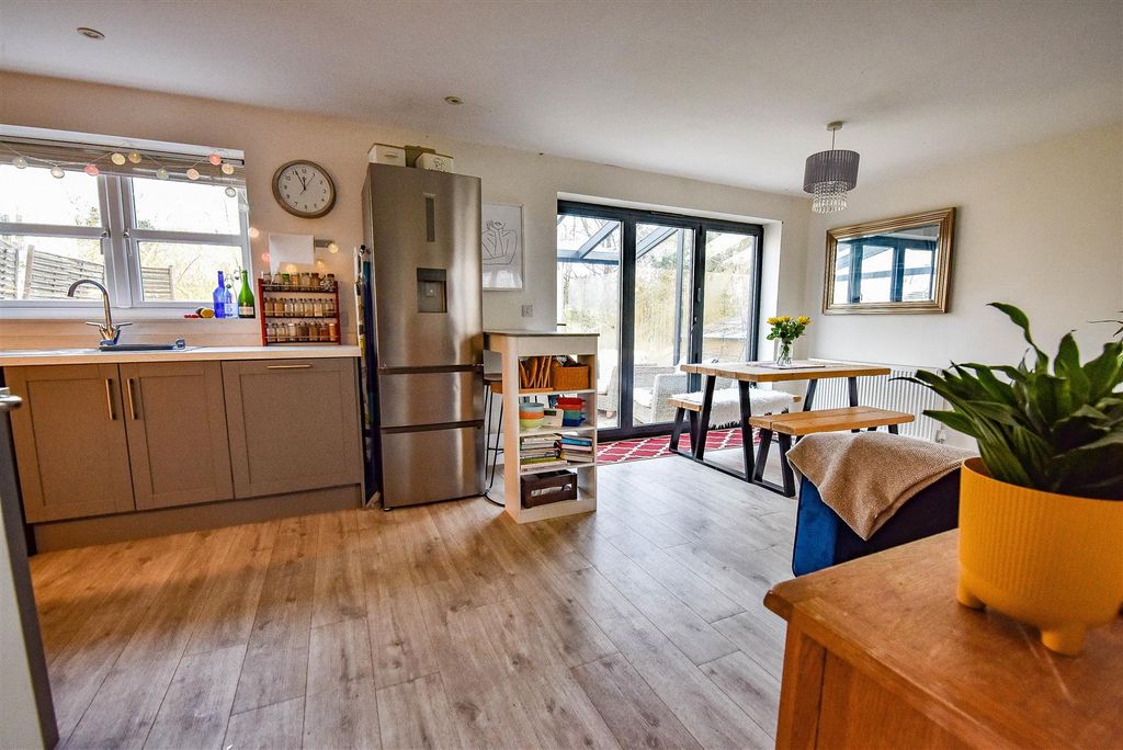 Property photo 2 of 25 Cp4_4816-2.Jpg