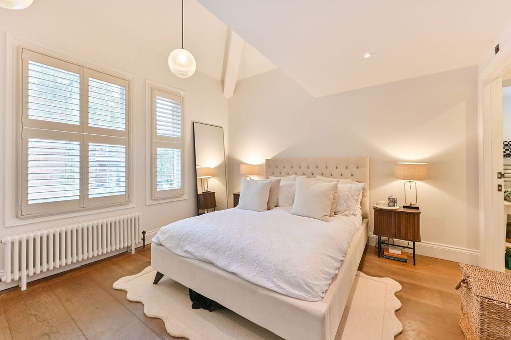 Property photo 2 of 30