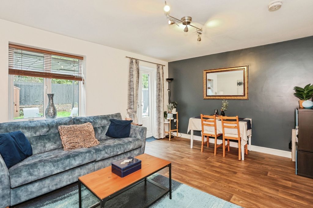 Property photo 3 of 17 Photo