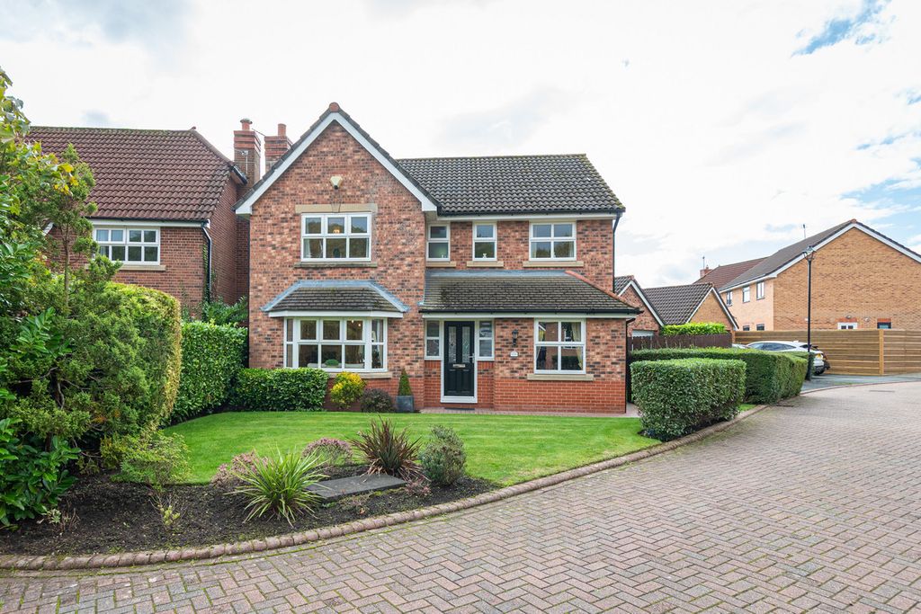 Property photo 1 of 40