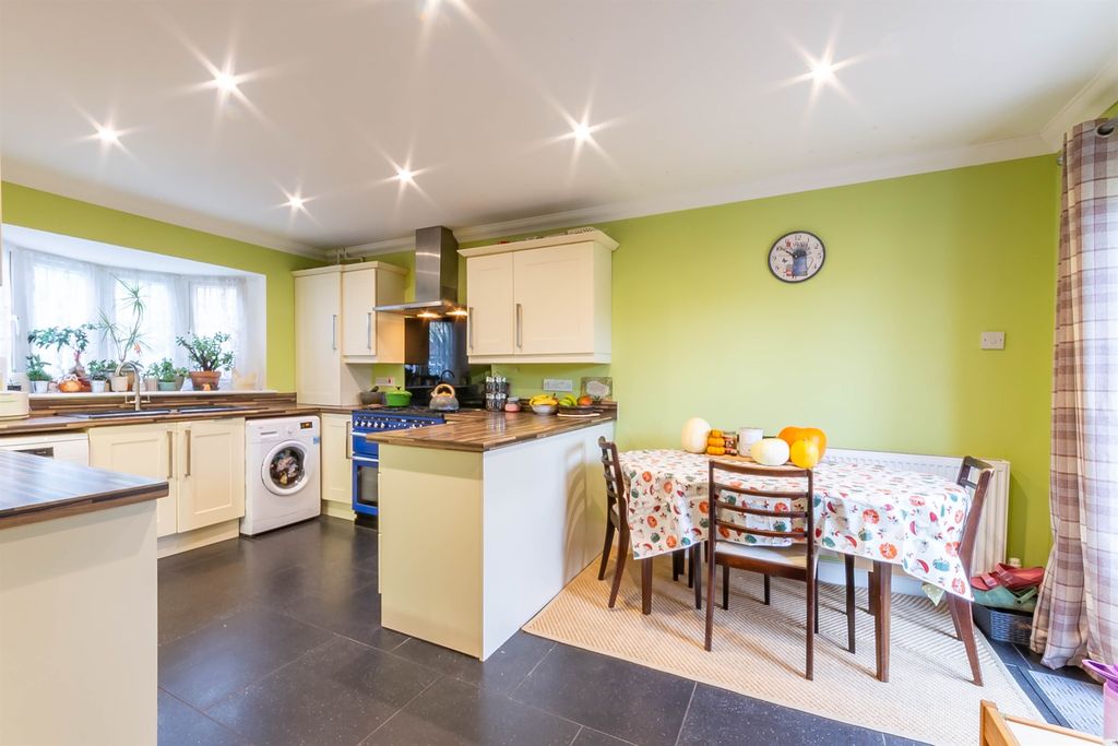 Property photo 3 of 18 Kitchen Diner