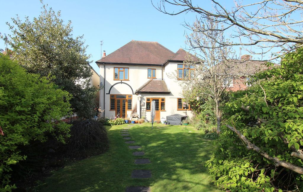 Property photo 2 of 25