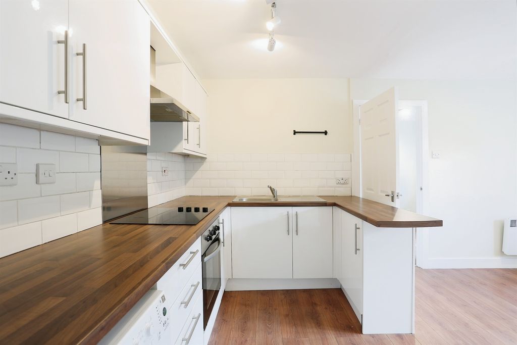 Property photo 2 of 14 Bedroom 1