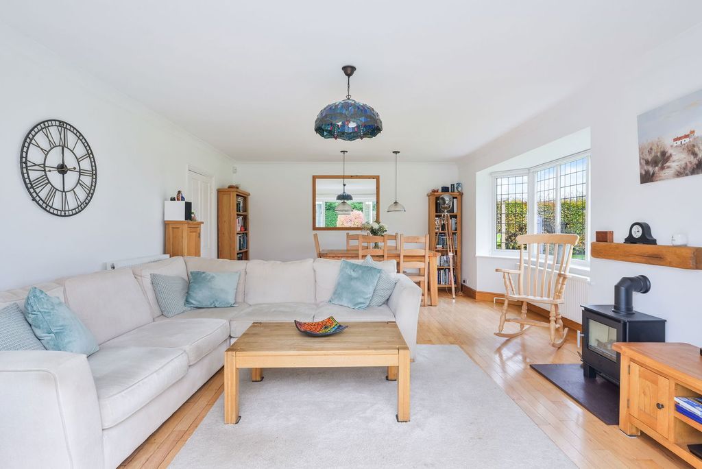 Property photo 2 of 25