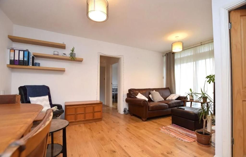 Property photo 1 of 2