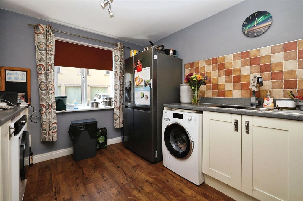 Property photo 3 of 16 Picture No. 23