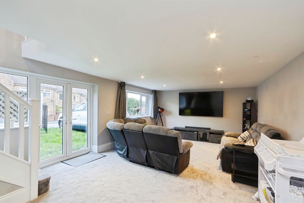 Property photo 3 of 17