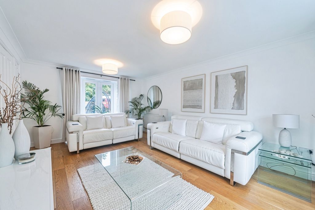 Property photo 3 of 24 Photo