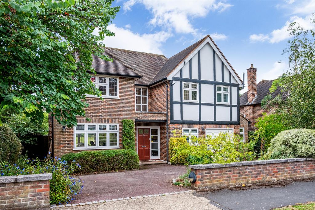 Property photo 1 of 25 Links Road,  (24).Jpg