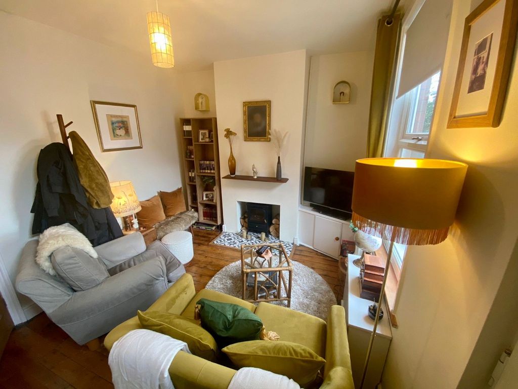 Property photo 2 of 18