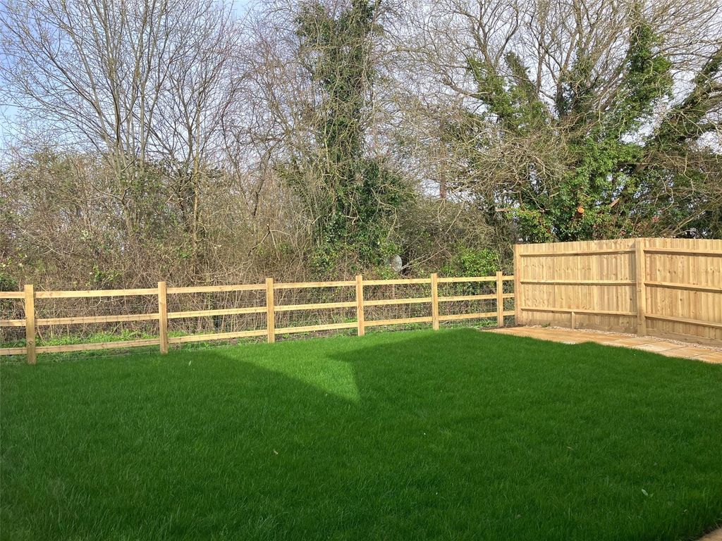 Property photo 2 of 5 Picture No. 10