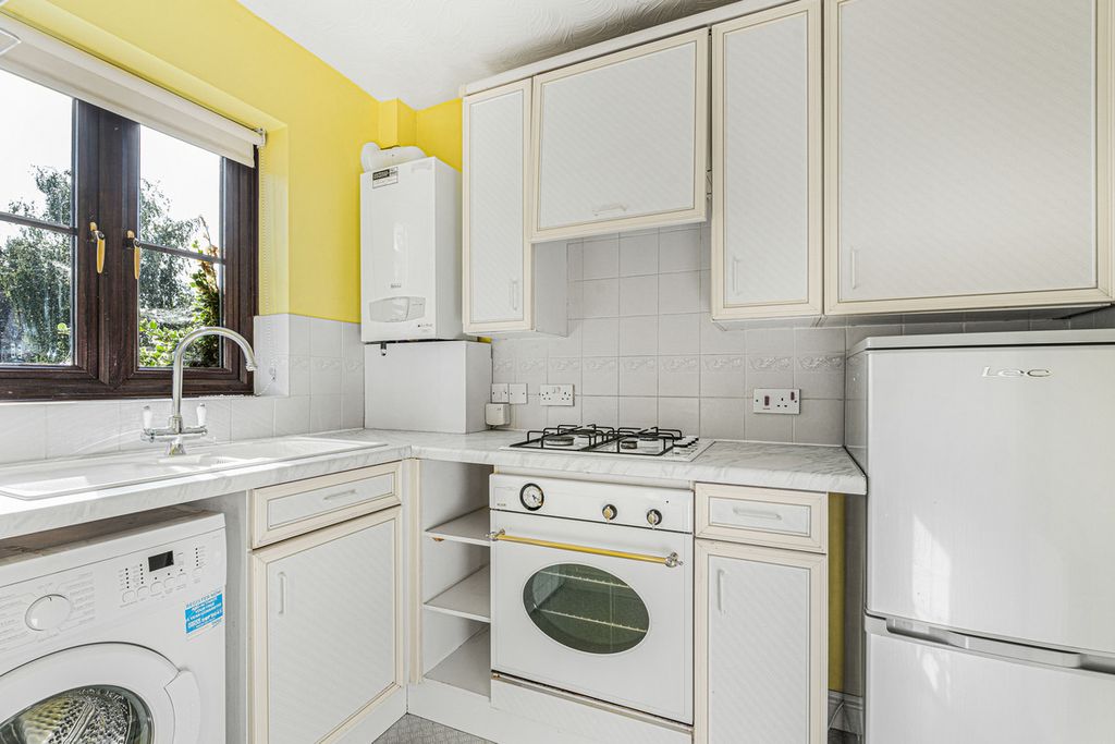 Property photo 3 of 12