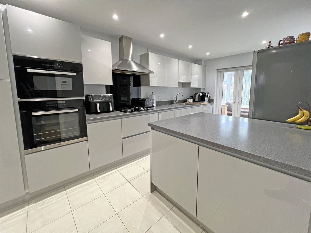 Property photo 3 of 25 Picture No. 09