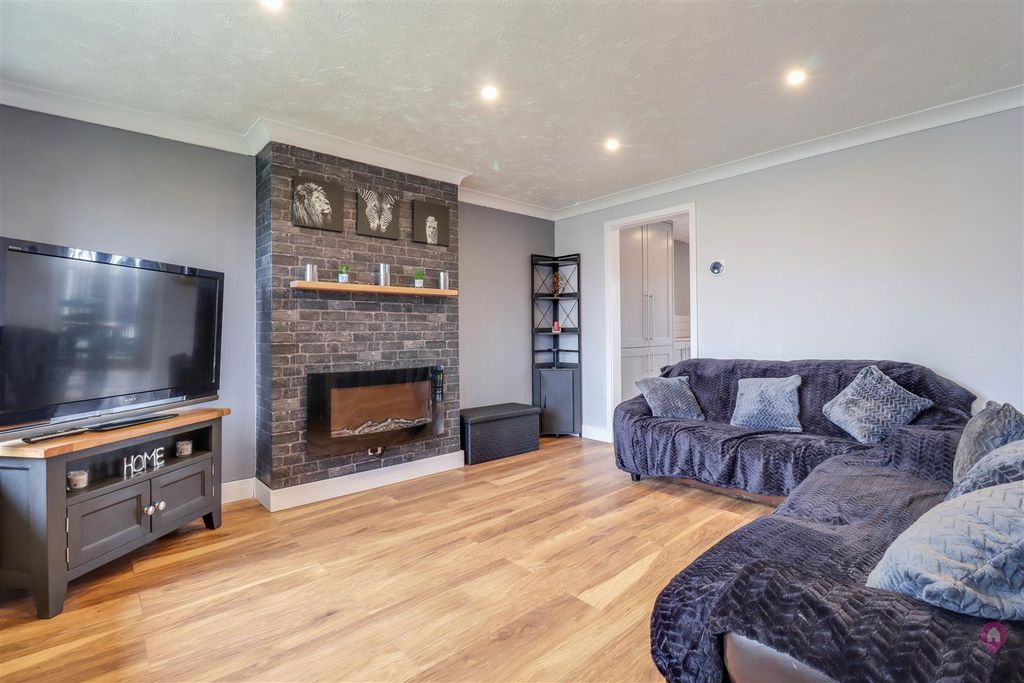 Property photo 2 of 17 Img_8245-Img_8247.Jpg