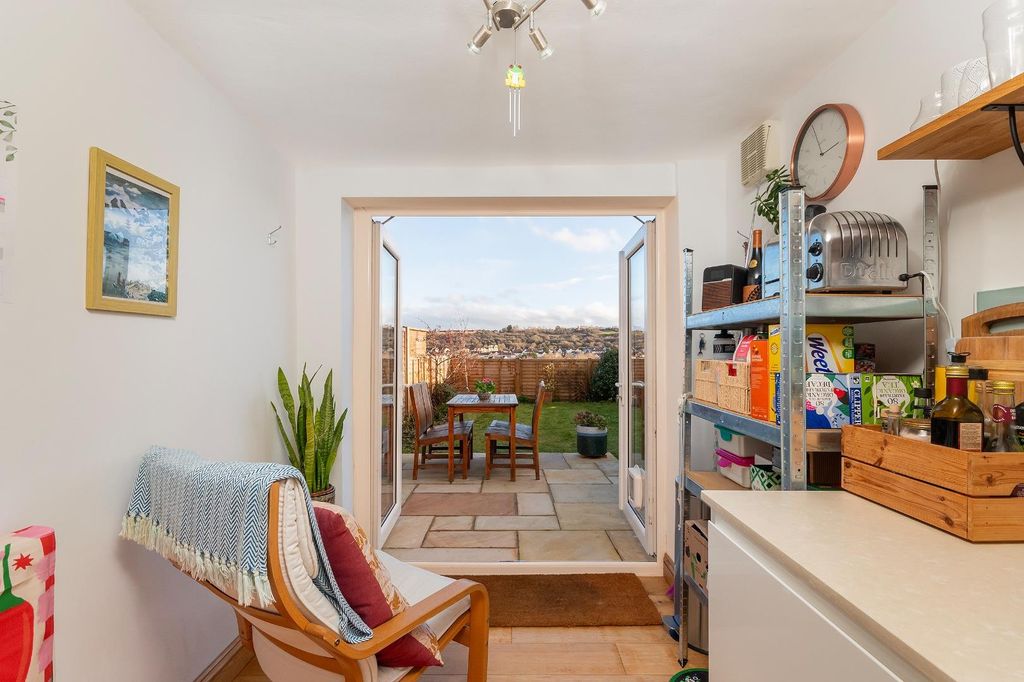 Property photo 1 of 28 1S8Tbr - Kitchen C.Jpg