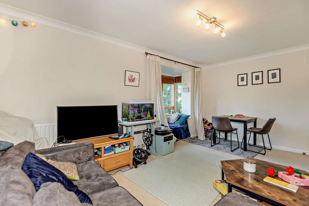 Property photo 3 of 20